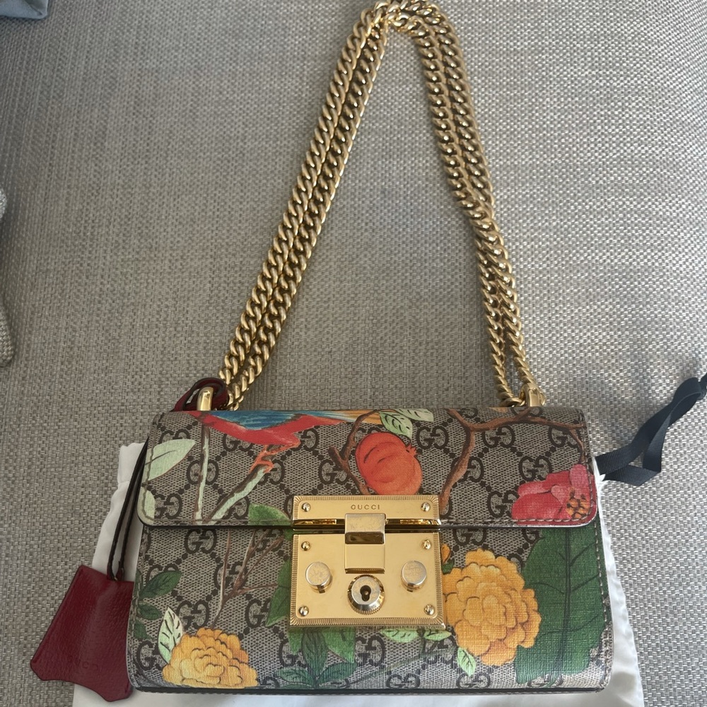 Gucci Leather Wallet With Very Little Use In Its … - image 2